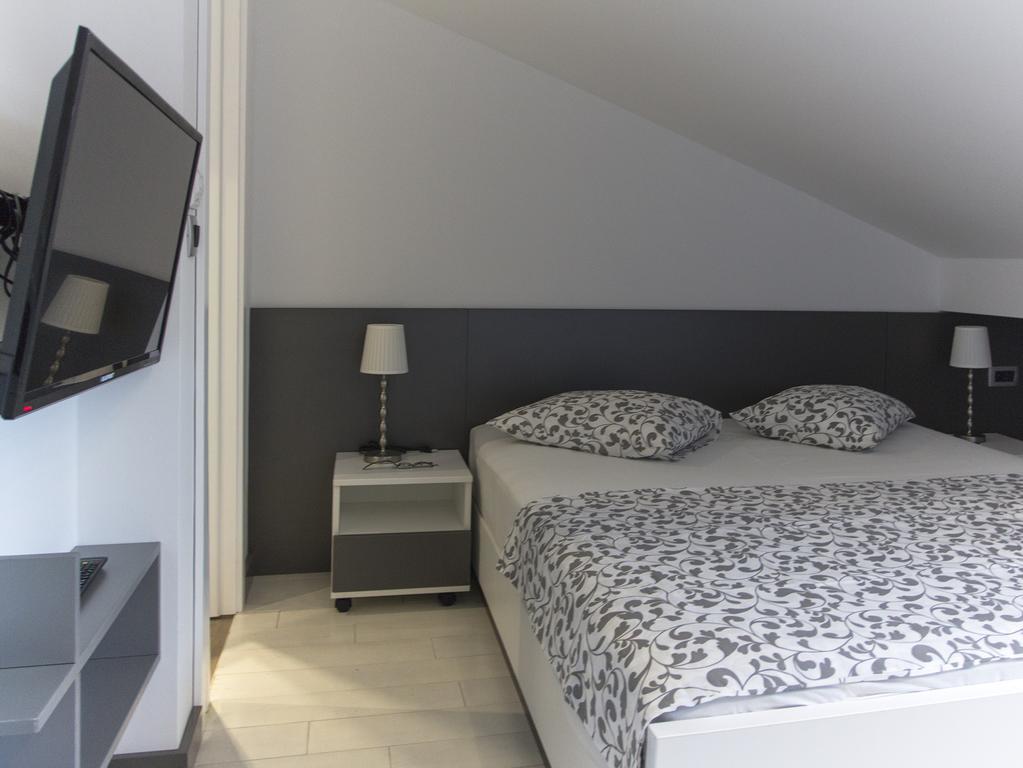 Apartments Petra Njivice Ngoại thất bức ảnh
