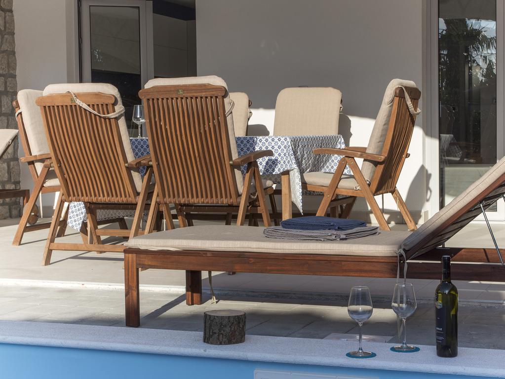 Apartments Petra Njivice Ngoại thất bức ảnh