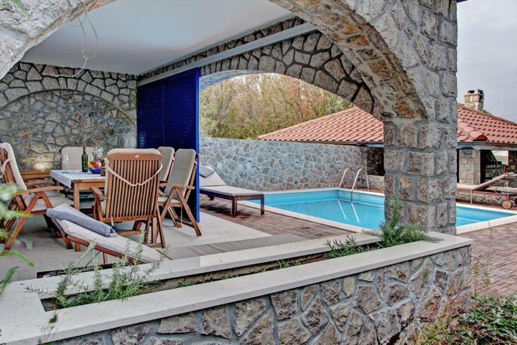 Apartments Petra Njivice Ngoại thất bức ảnh